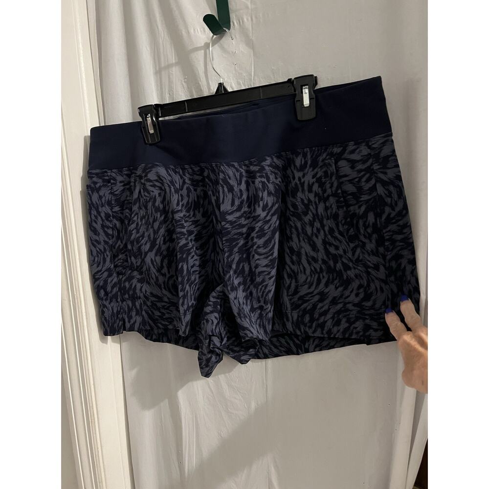 Athleta Shorts Womens 18 Trekkie North Printed Navy Blue Stretch Hiking 3 Inch